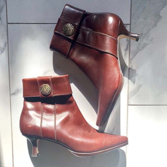 Tahari Dragon Boots - Picture 1 of 8